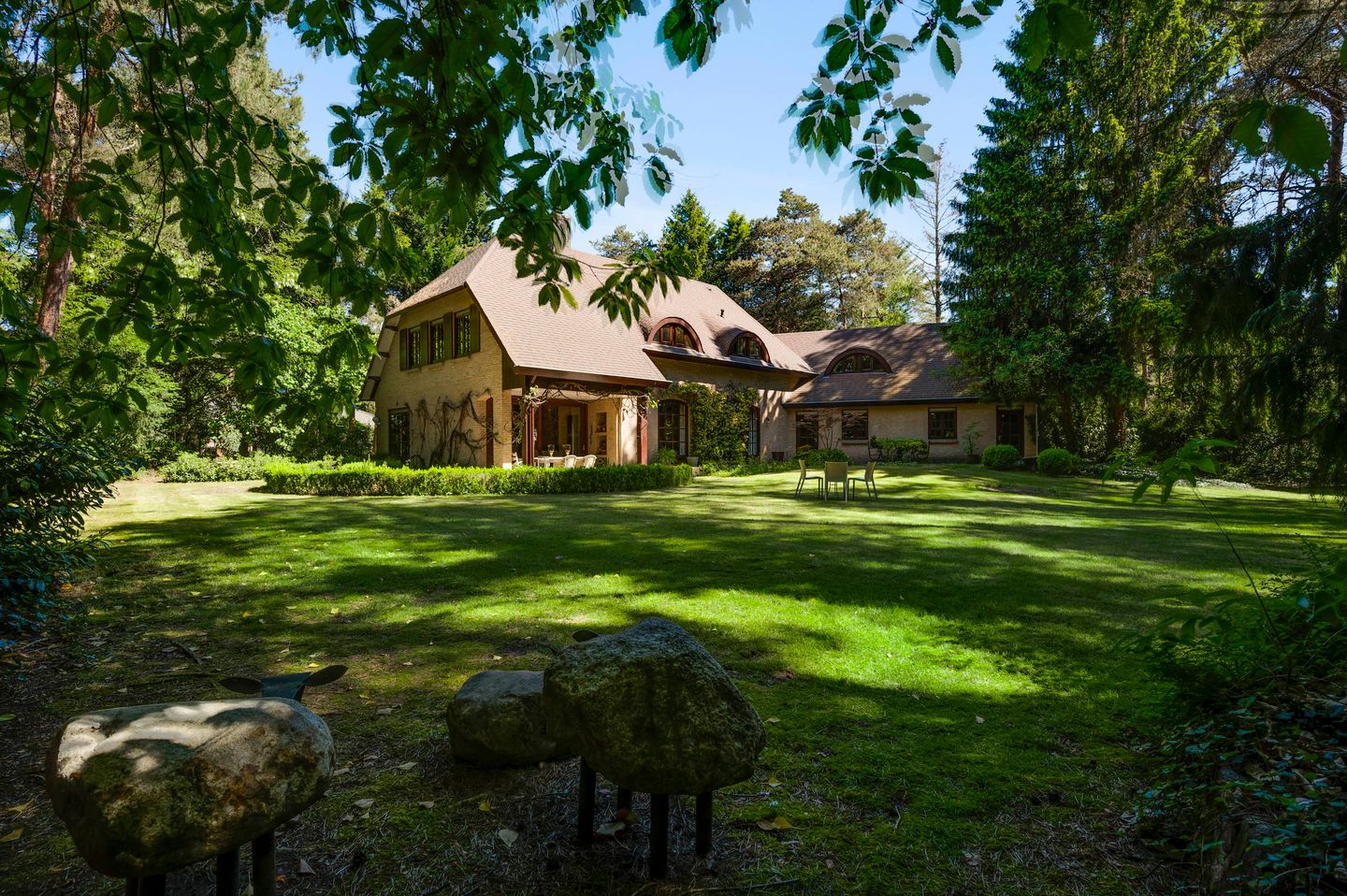 Foto 1 van Dennenlaan 1