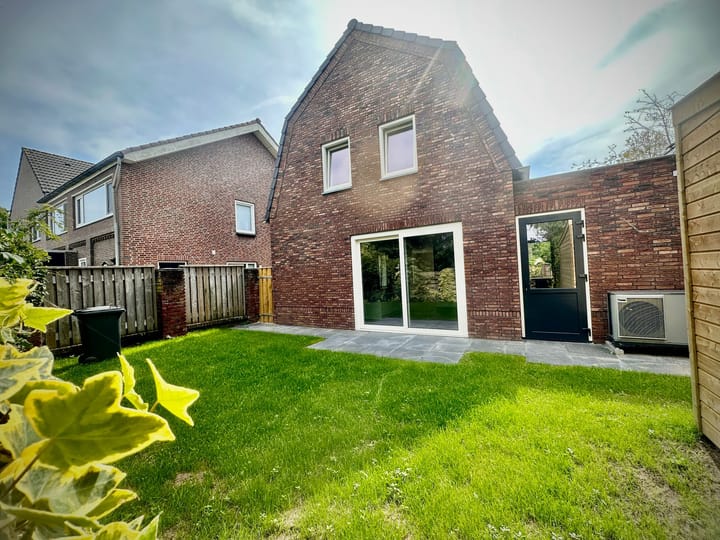 Photo 2 of Dorpsstraat 68