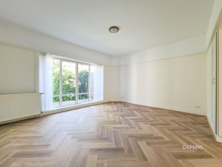 Photo 11 of Van Hoeylaan 55