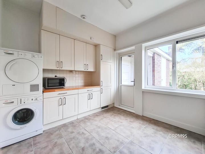 Photo 19 of Van Hoeylaan 55