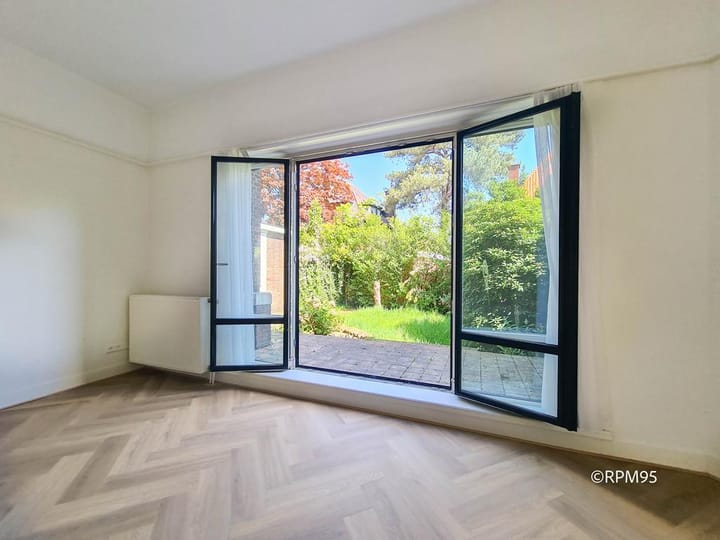 Photo 12 of Van Hoeylaan 55