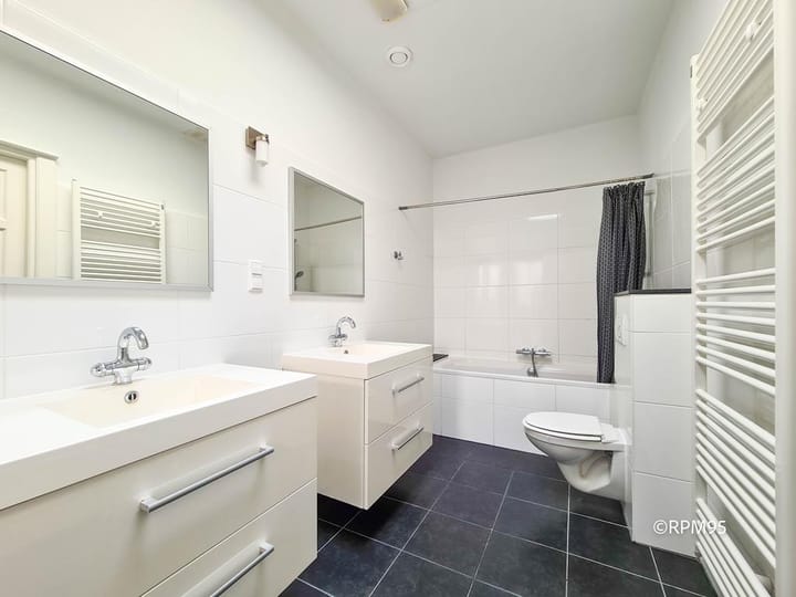 Photo 32 of Van Hoeylaan 55