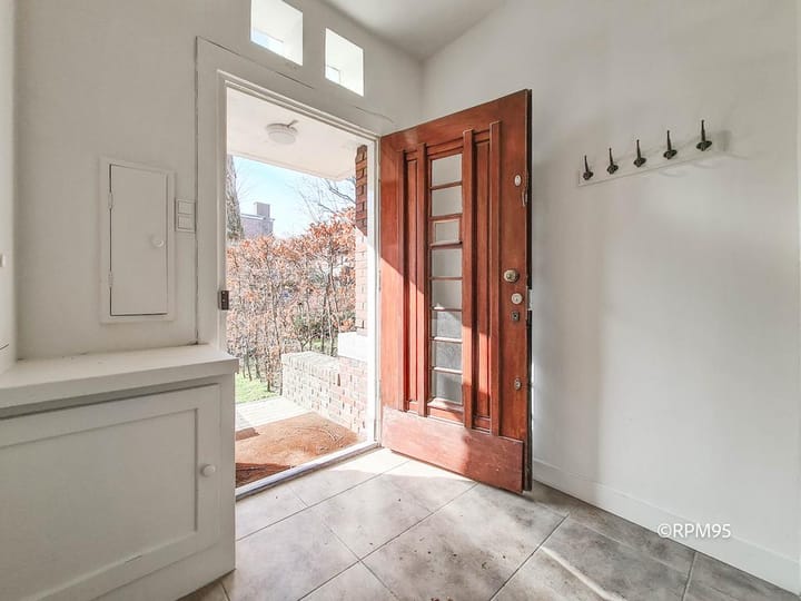 Photo 33 of Van Hoeylaan 55