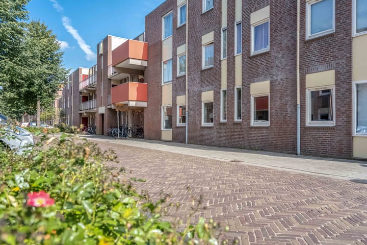 Foto 2 van Bedumerstraat 27