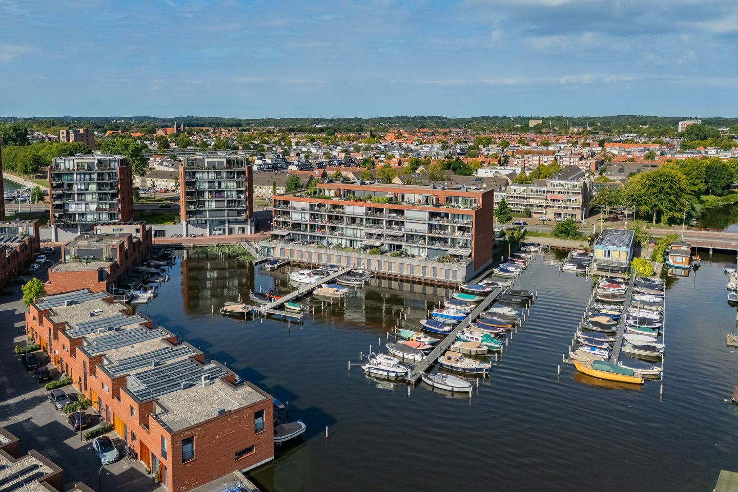 Foto 1 van Botterboulevard 54