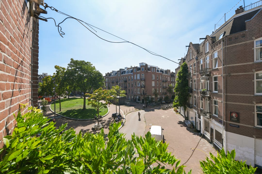 Foto 2 van Staringplein 1-2