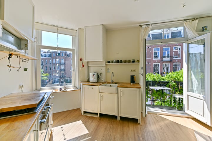 Foto 7 van Staringplein 1-2