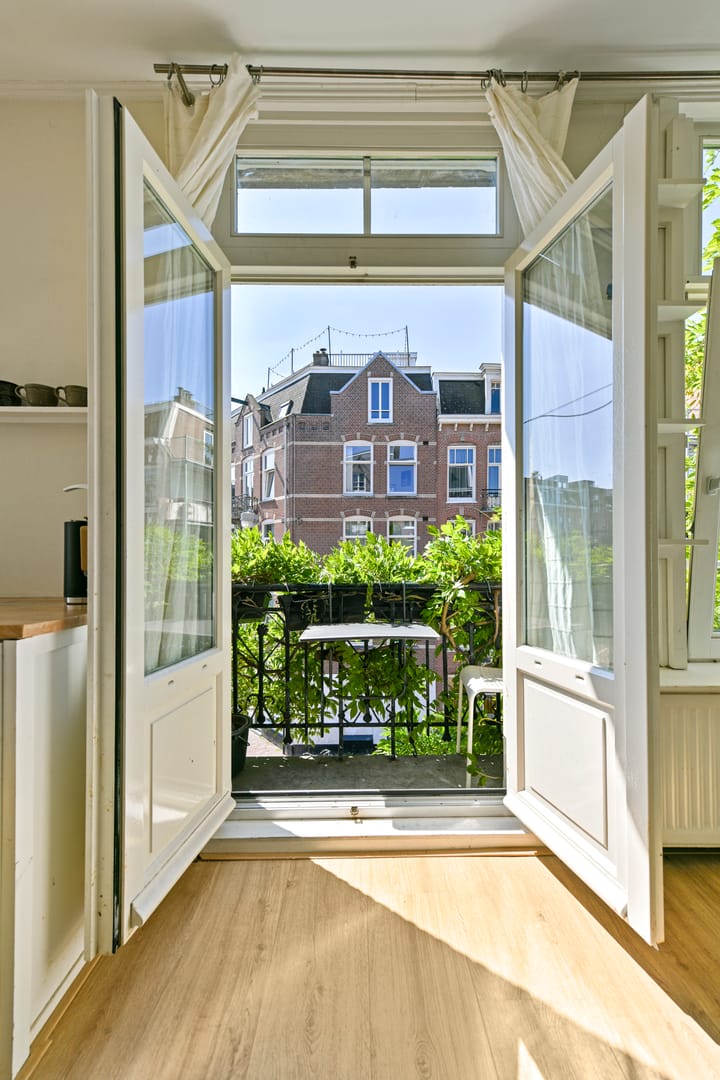 Foto 8 van Staringplein 1-2