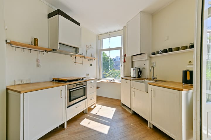 Foto 10 van Staringplein 1-2