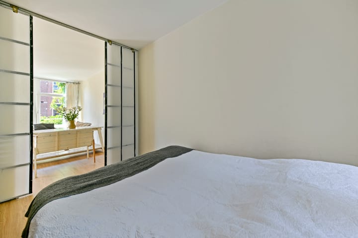 Foto 13 van Staringplein 1-2