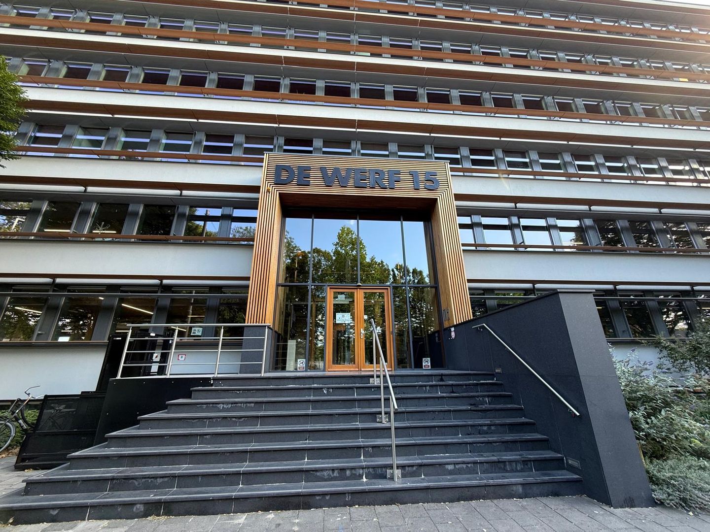 Bekijk foto 2 van De Werf 15