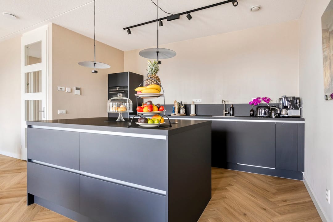 Foto 8 van Mies van der Rohestraat 105