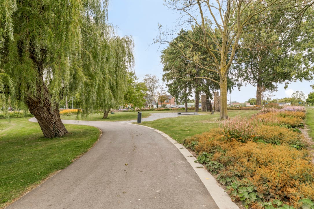 Foto 30 van Mies van der Rohestraat 105