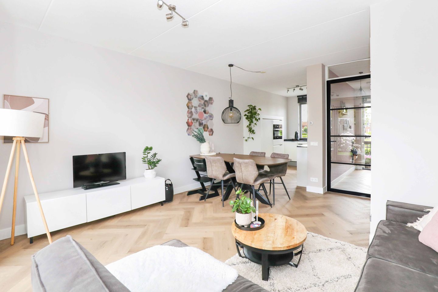 Foto 10 van Huurdemanskamp 27