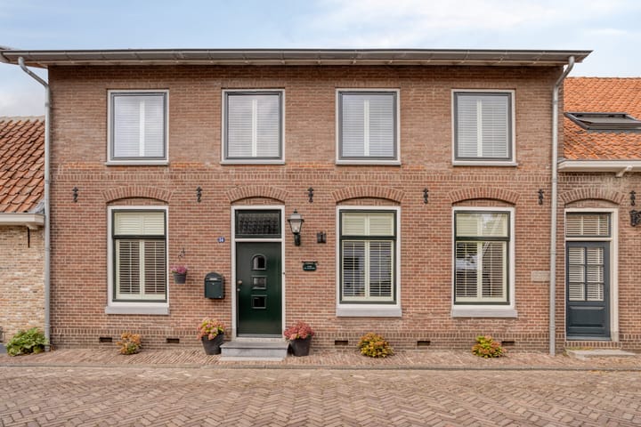 Photo 1 of Jachthuisstraat 34