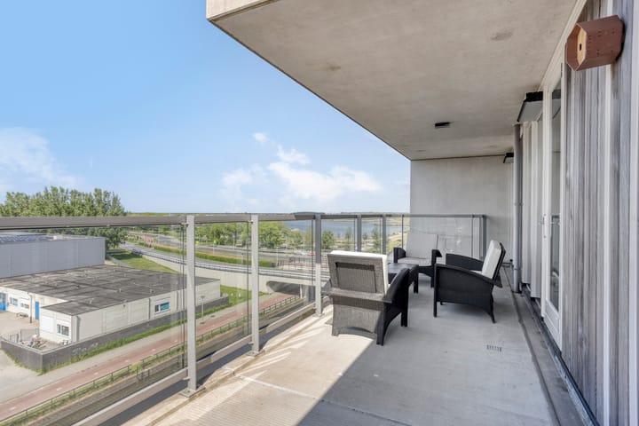 Foto 2 van Grootzeil 154