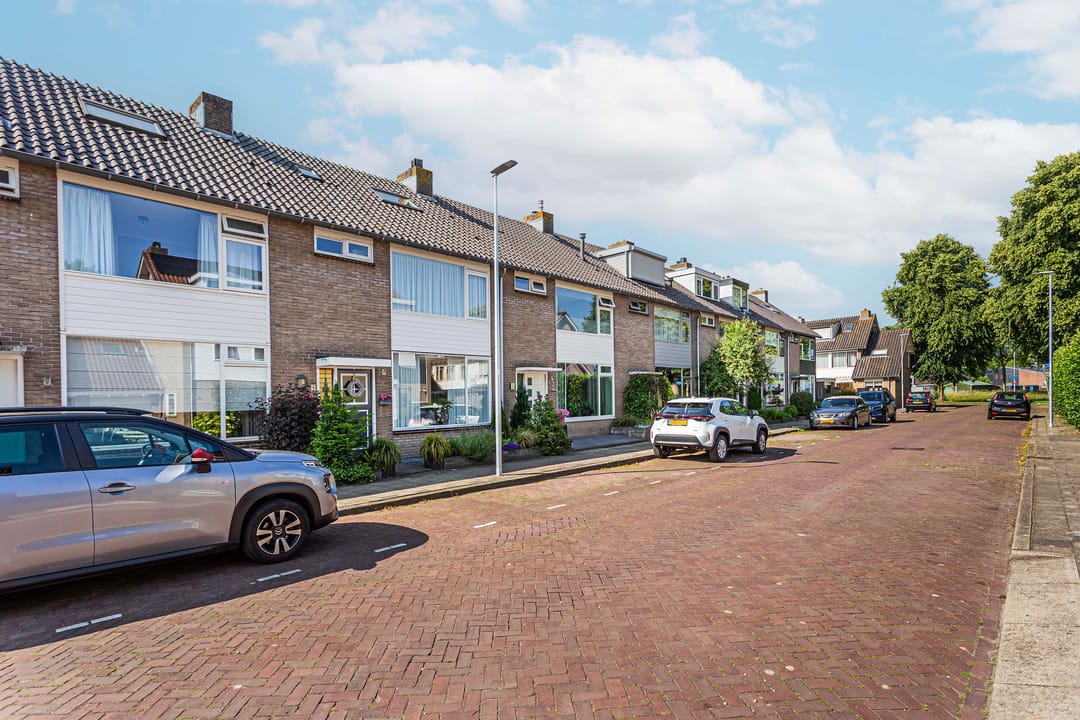 Photo 2 of C. van Leeuwenstraat 5