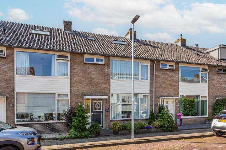 Foto 44 van C. van Leeuwenstraat 5