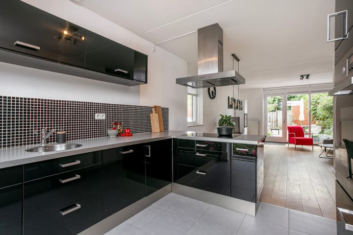 Foto 9 van Bakemastraat 81