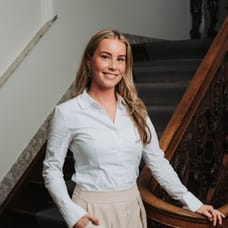 Luna Steinz - Commercieel Medewerker