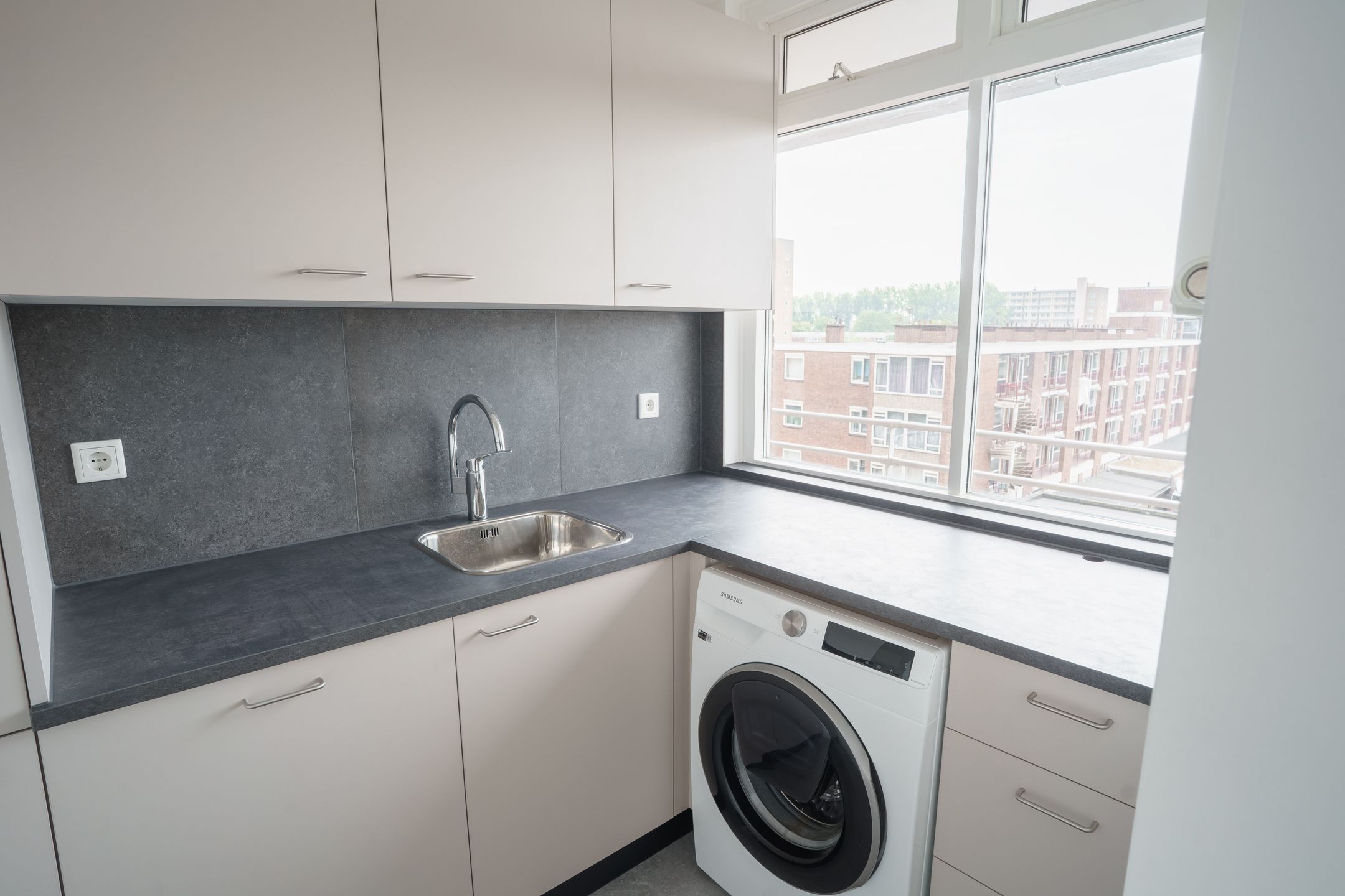 Photo 9 of Van Adrichemstraat 111