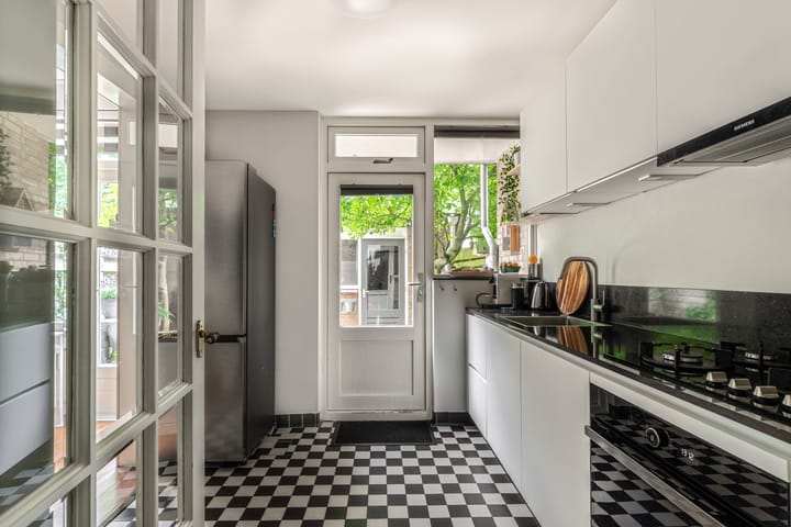 Foto 16 van Van den Berghlaan 407