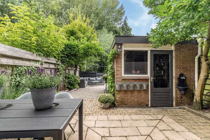 Foto 20 van Van den Berghlaan 407