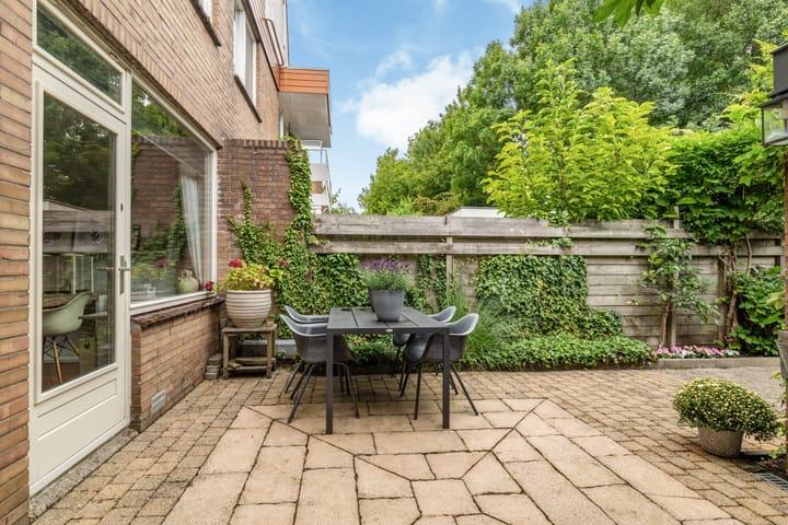 Foto 23 van Van den Berghlaan 407