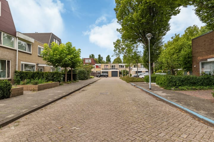 Foto 46 van Van den Berghlaan 407