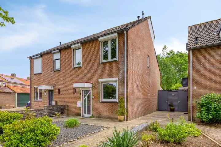 Traverse 3 main image