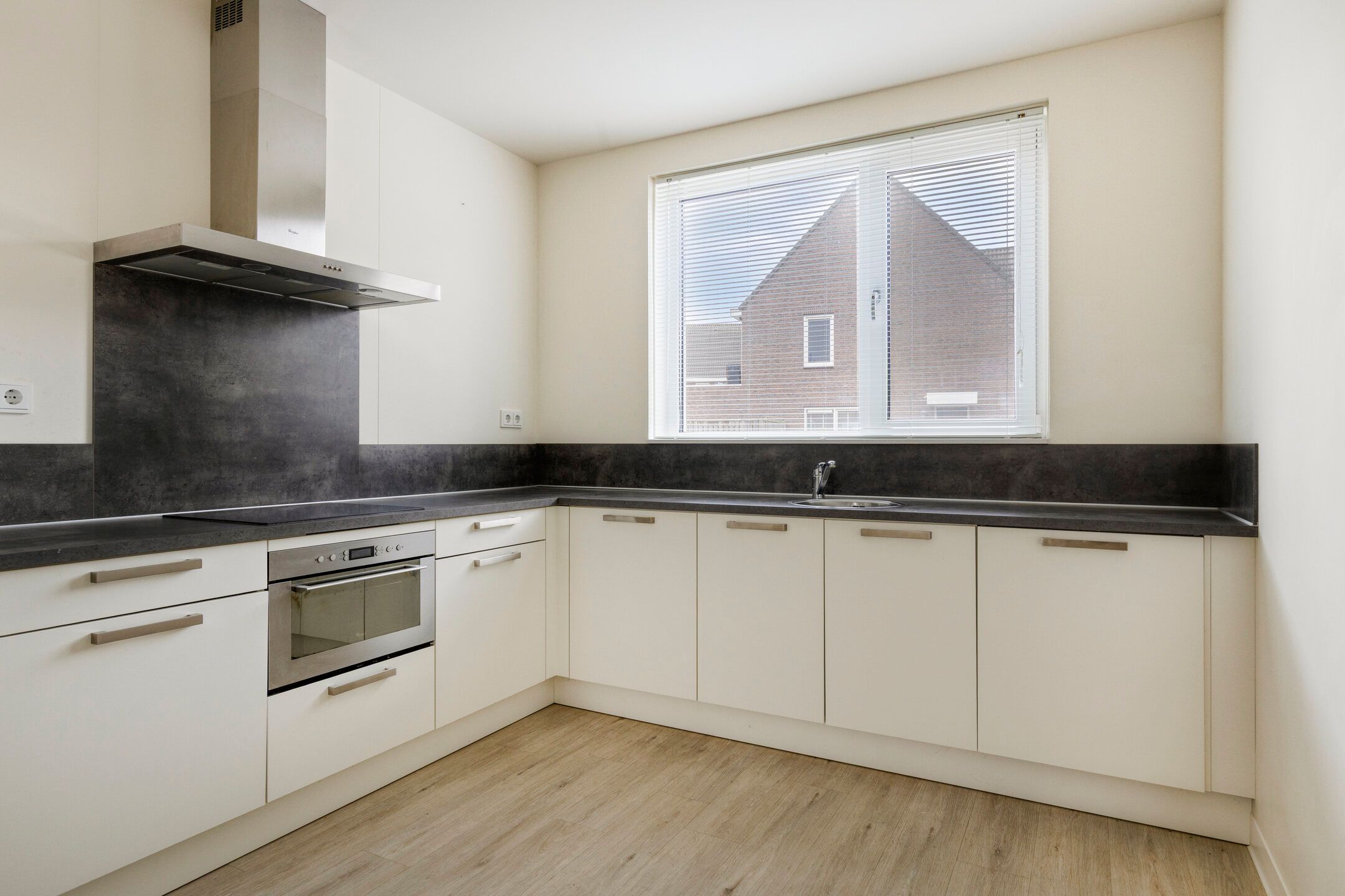 Photo 15 of Haver 56