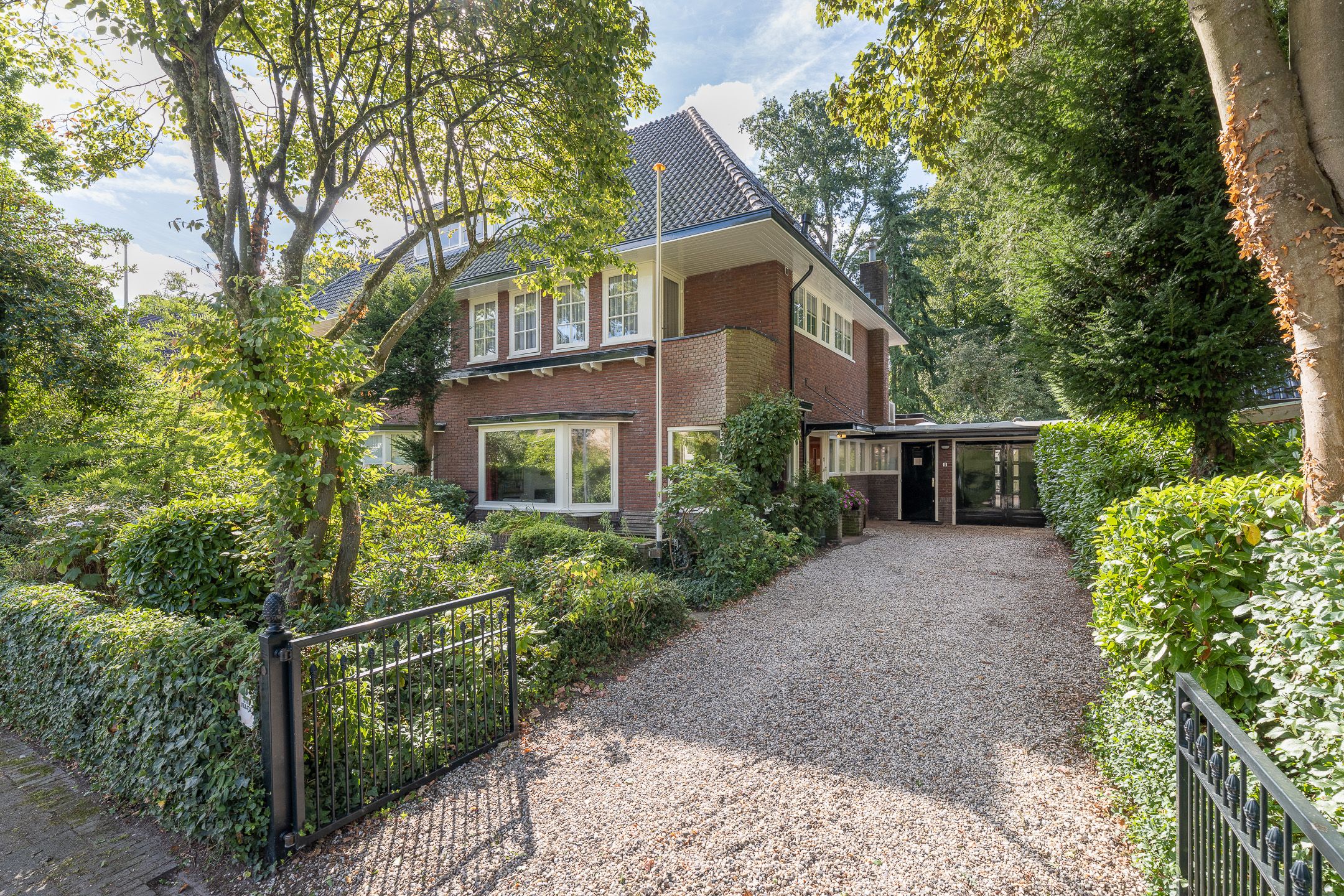 Burgemeester Gülcherlaan 11 