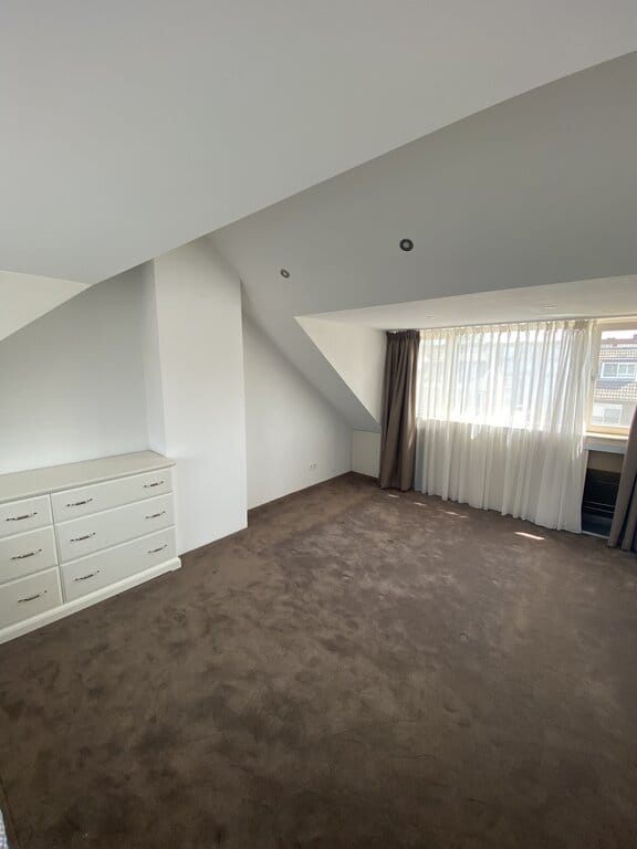 Photo 21 of van Halllaan 13