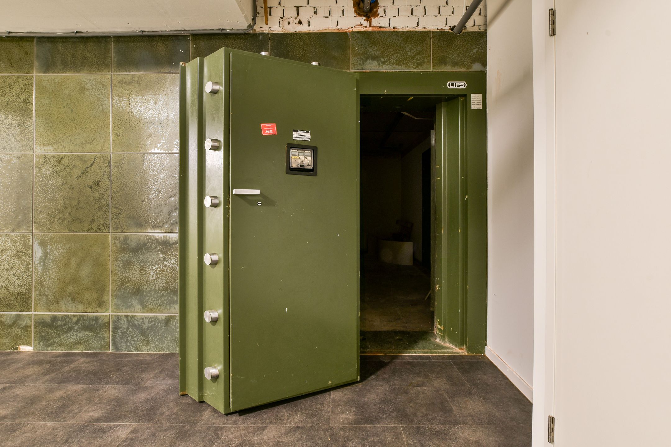 Foto 18 van Hoofdweg 706-H