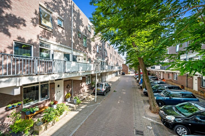 Foto 3 van Albert Rousselstraat 46