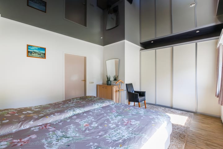 Photo 31 of Berendschotstraat 2