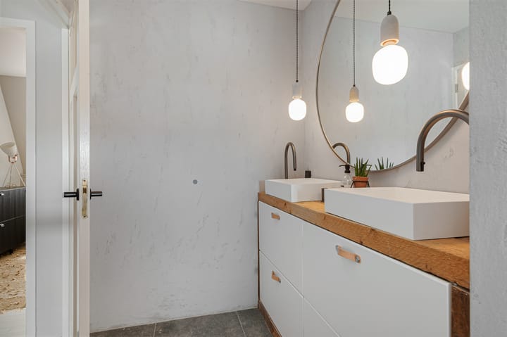 Photo 31 of Weeresteinstraat 71