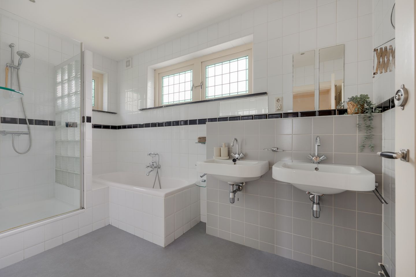 Photo 20 of Waldeck Pyrmontlaan 1