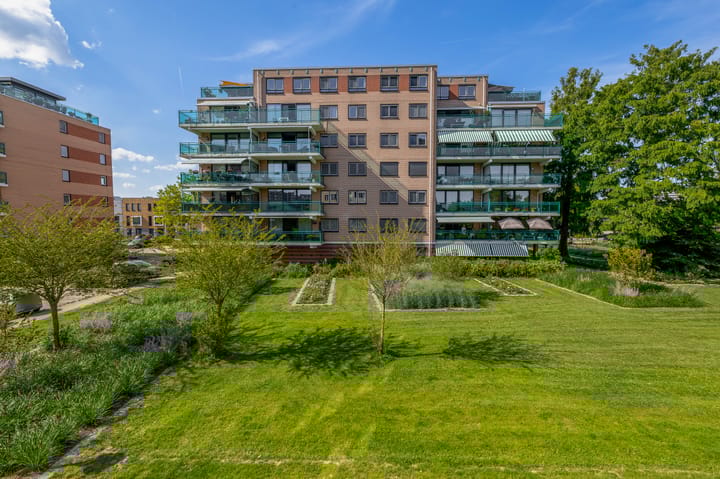 Foto 10 van Fluiterlaan 210