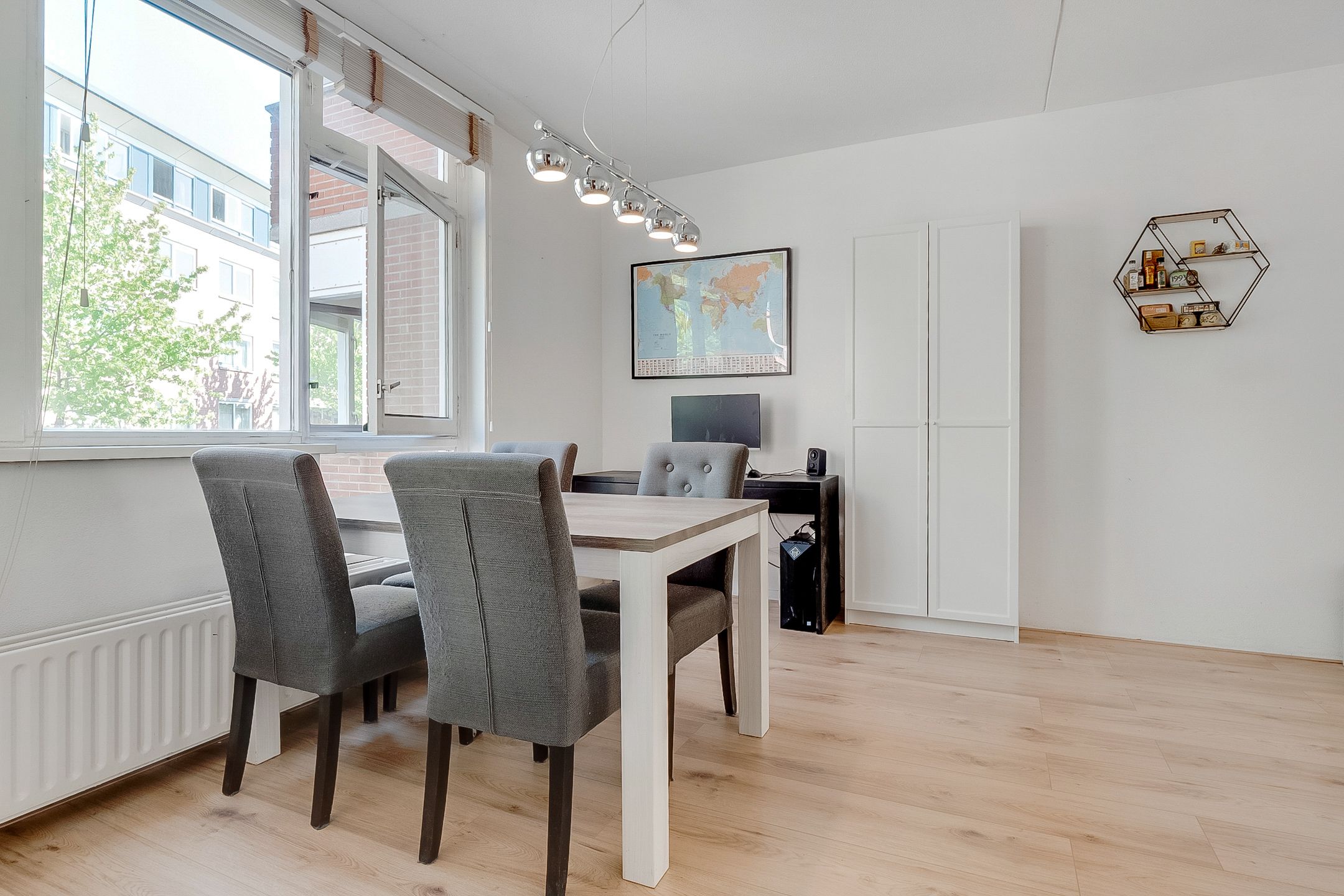 Foto 15 van Riouwstraat 14