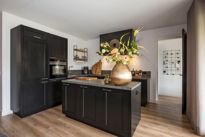 Foto 2 van Raanhuisstraat 11