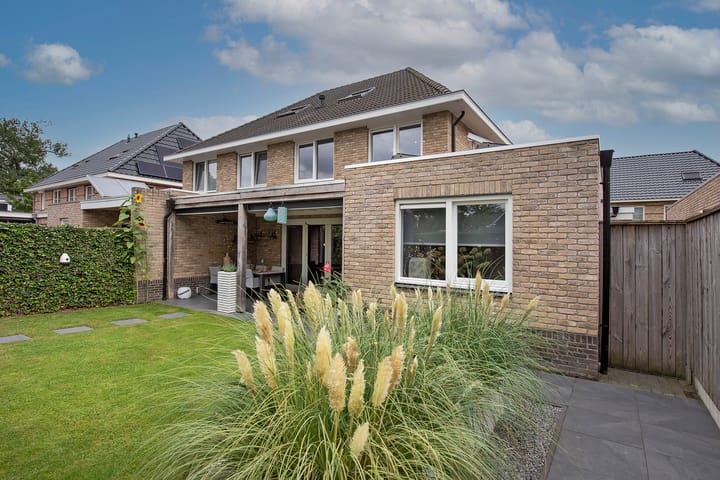 Photo 38 of Raanhuisstraat 11