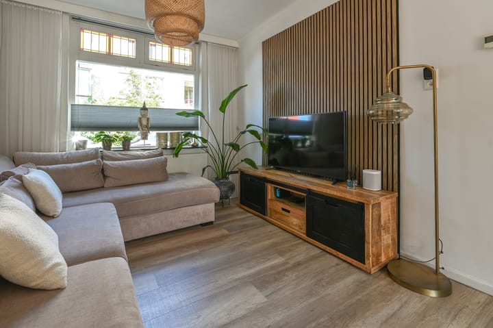 Photo 3 of Oranjeboomstraat 15