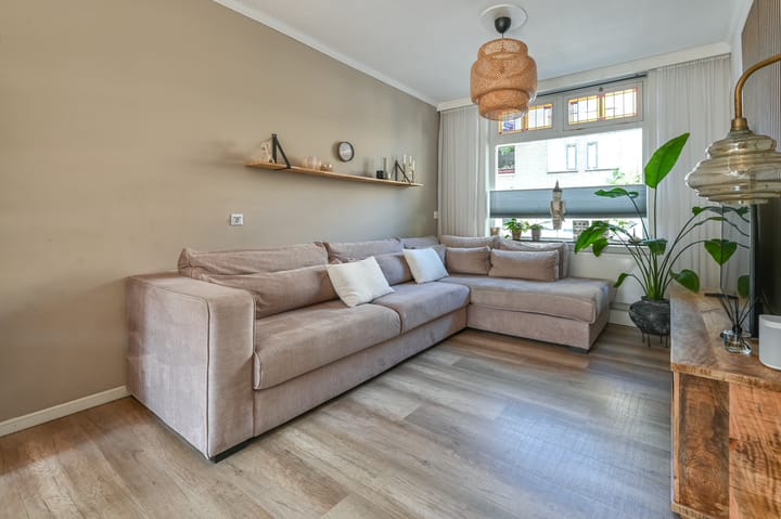 Photo 4 of Oranjeboomstraat 15