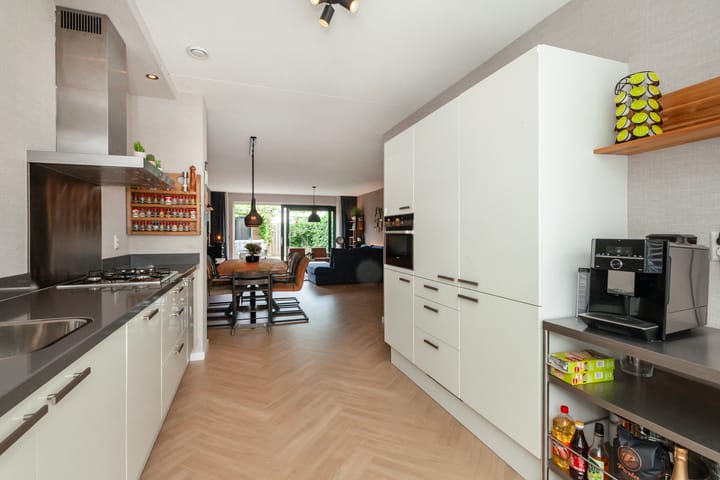 Foto 19 van Johan de Wittstraat 102