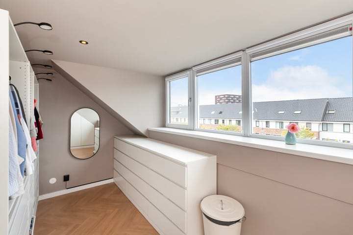 Foto 38 van Johan de Wittstraat 102