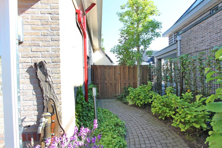 Photo 38 of Zonzijde 2