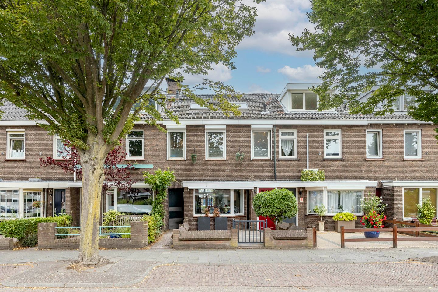 Foto 1 van Deken Botsstraat 6