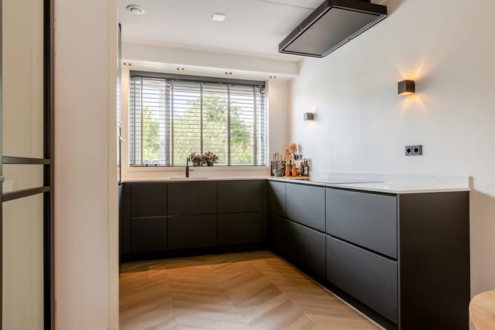 Foto 14 van Het Wapenschild 11