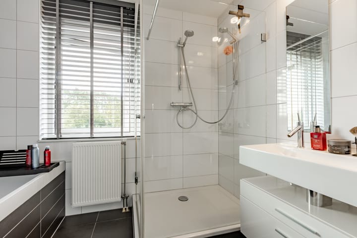 Foto 32 van Het Wapenschild 11